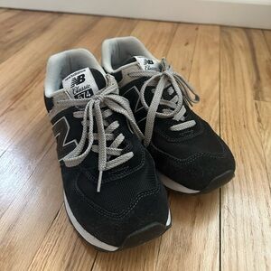 New Balance Classic 574 Women’s Sneakers (8.5US)